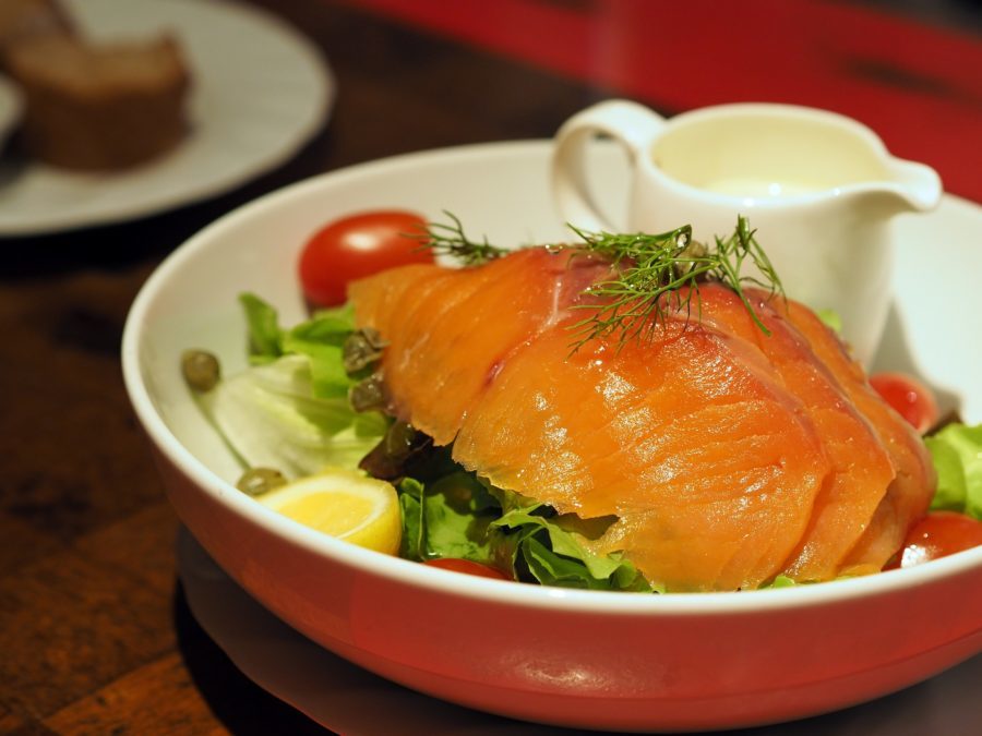 Salade estivale saumon-kiwi