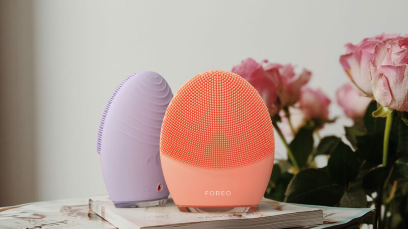 Nous avons testé la brosse Luna 4 pour nettoyer la peau en profondeur