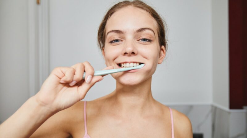 Comment blanchir ses dents naturellement ?