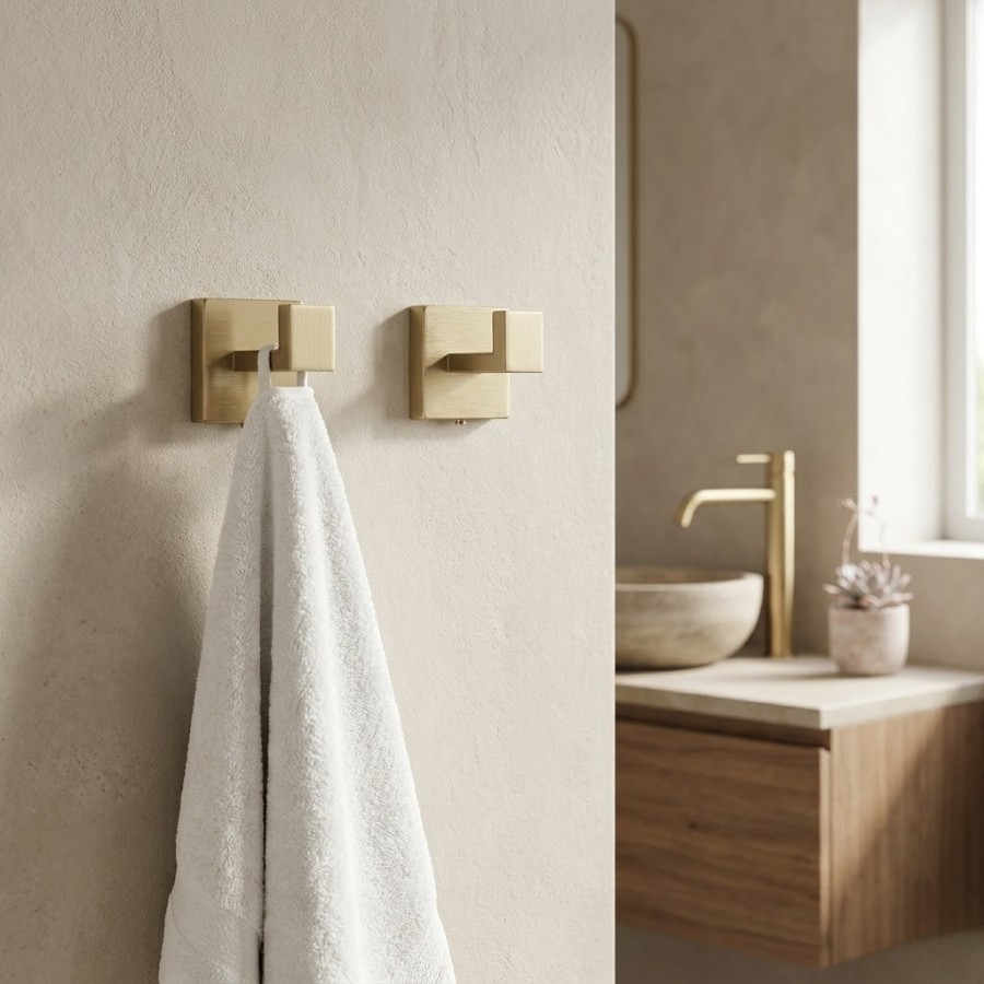 salle de bain pratique et design patère doré