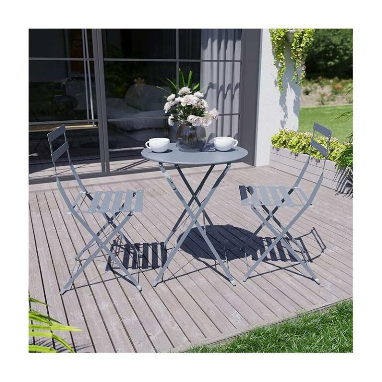 ensemble de table chaises pliante sur terrasse